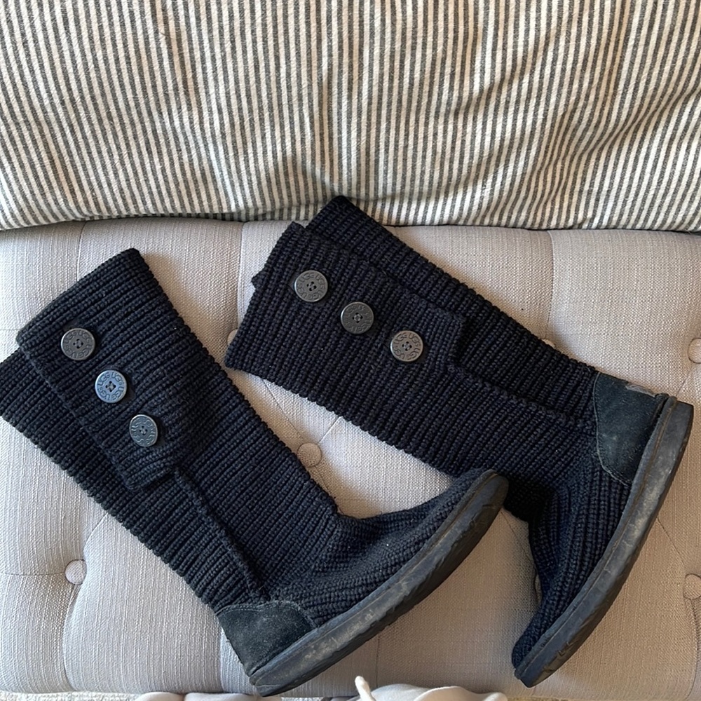 UGG Black Cardy Knit Boot size 9